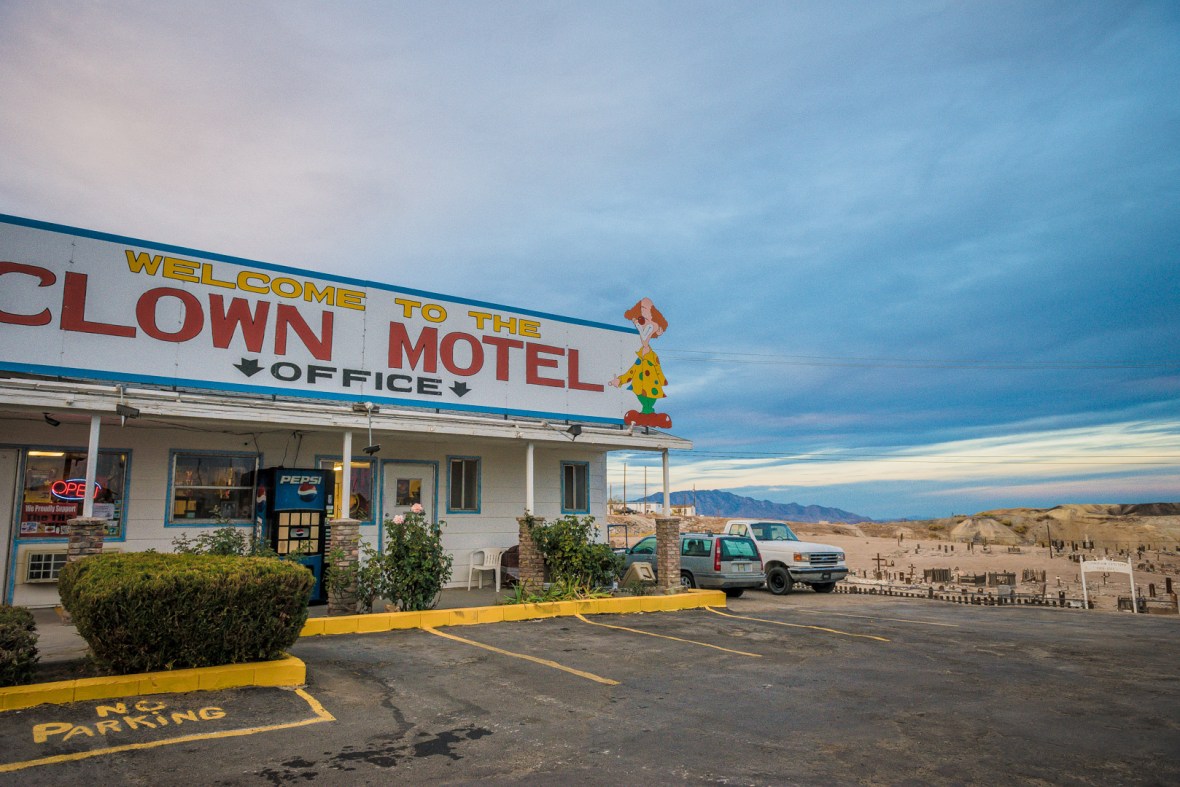 bodie-mono-lake-clown-motel-143